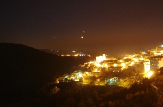 549x350 pixels (69K)